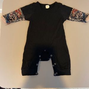 Kids tales onesie. Size 3-9 months